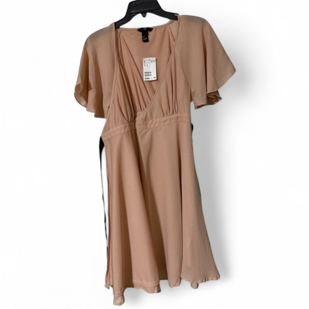H&M Flutter Sleeve Wrap Dress - Size 6 - Knee Length - Picture 6 of 8